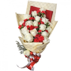 12 White Roses Bouquet